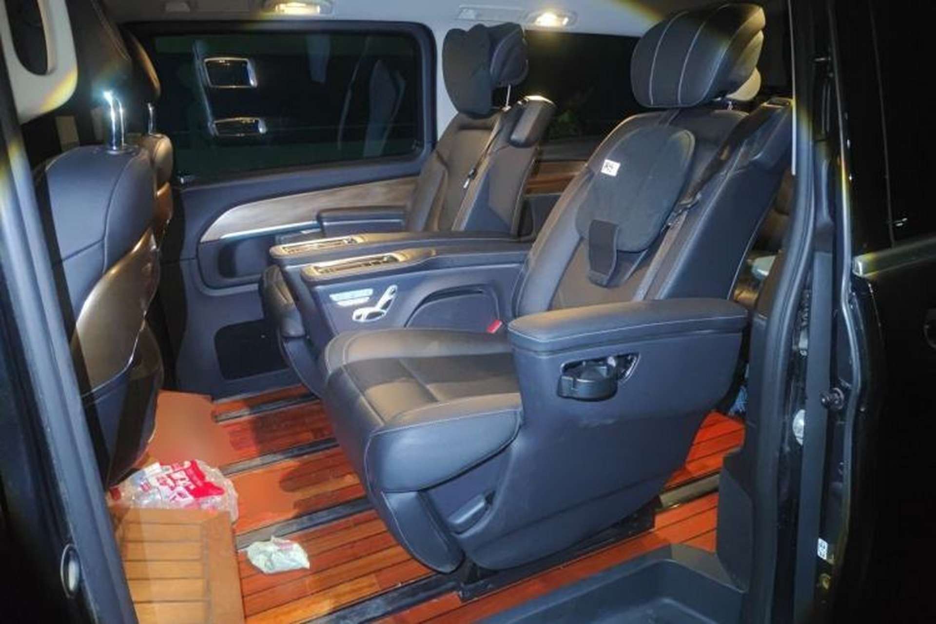 Used Mercedes-Benz V-Class 2020 V 260 L Long-wheelbase Luxury Edition Left Rear Seat