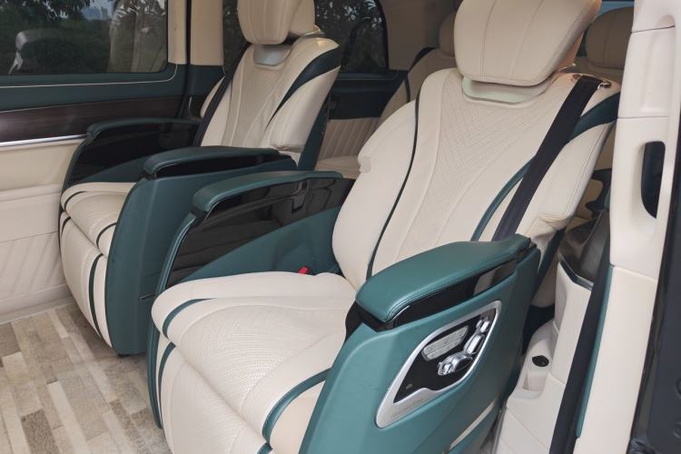 Used Mercedes-Benz V-Class 2020 V 260 Avantgarde Edition Left Rear Seat