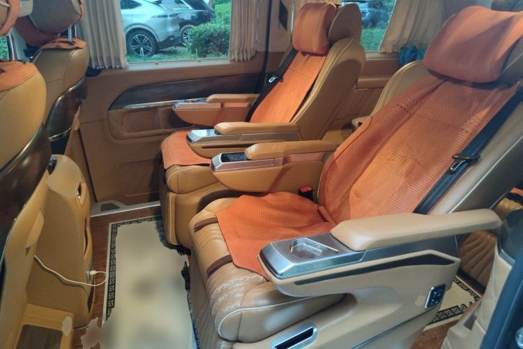 Used Mercedes-Benz V-Class 2020 V 260 L Long-wheelbase Luxury Edition Left Rear Seat
