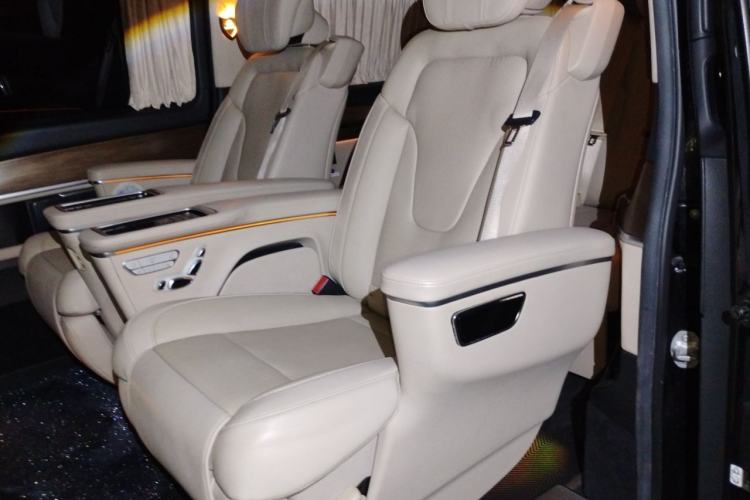 Used Mercedes-Benz V-Class 2020 V 260 L Long-wheelbase Luxury Edition Left Rear Seat
