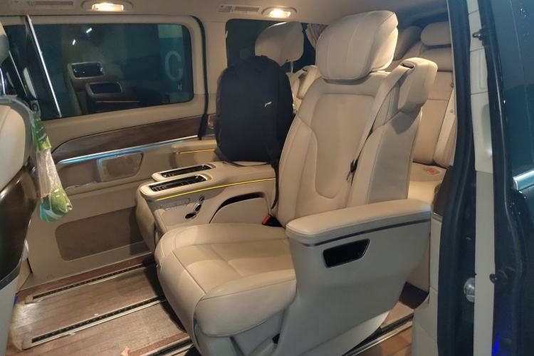 Used Mercedes-Benz V-Class 2020 V 260 Prestige Edition Left Rear Seat