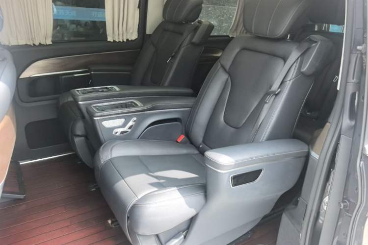 Used Mercedes-Benz V-Class 2020 V 260 L Long-wheelbase Luxury Edition Left Rear Seat