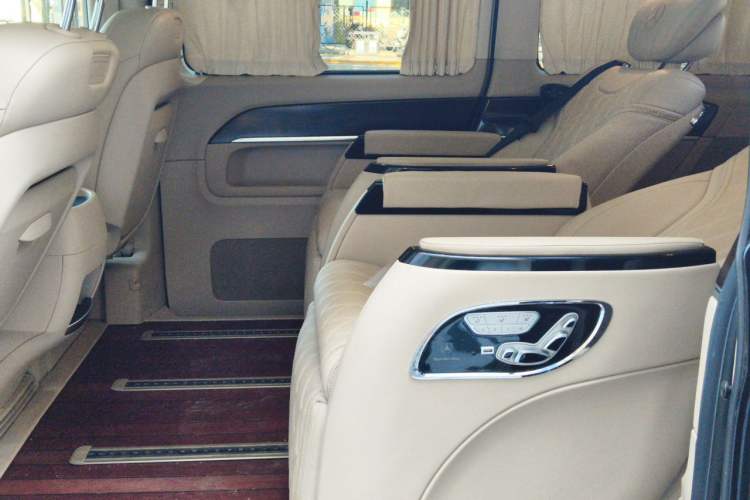 Used Mercedes-Benz V-Class 2020 V 260 Avantgarde Edition Left Rear Seat