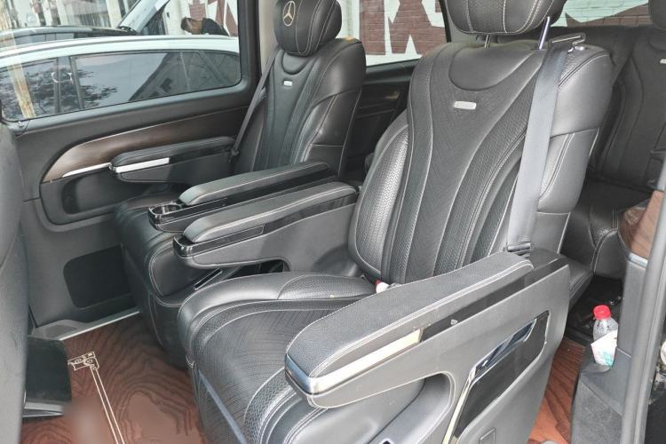 Used Mercedes-Benz V-Class 2020 V 260 Avantgarde Edition Left Rear Seat
