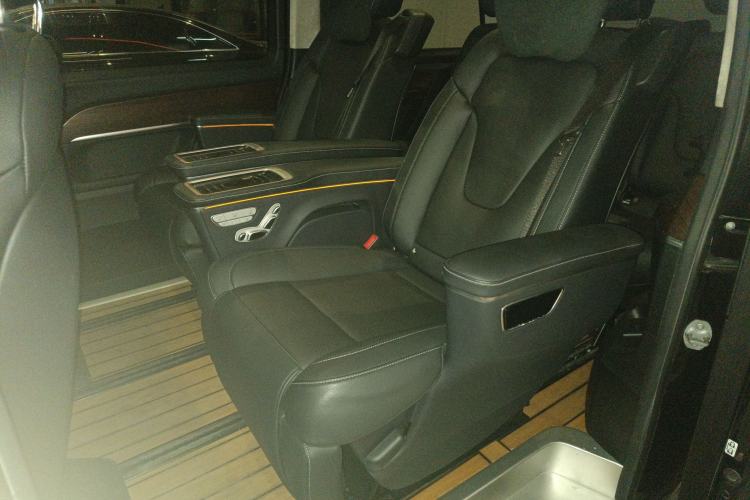 Used Mercedes-Benz V-Class 2020 V 260 Avantgarde Edition Left Rear Seat