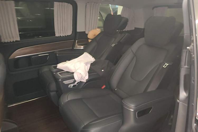 Used Mercedes-Benz V-Class 2020 V 260 Prestige Edition Left Rear Seat