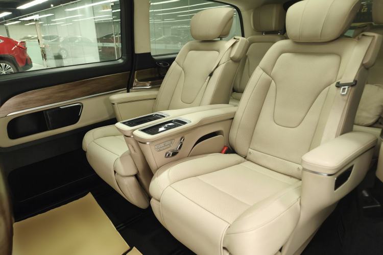 Used Mercedes-Benz V-Class 2020 V 260 L Long-wheelbase Luxury Edition Left Rear Seat