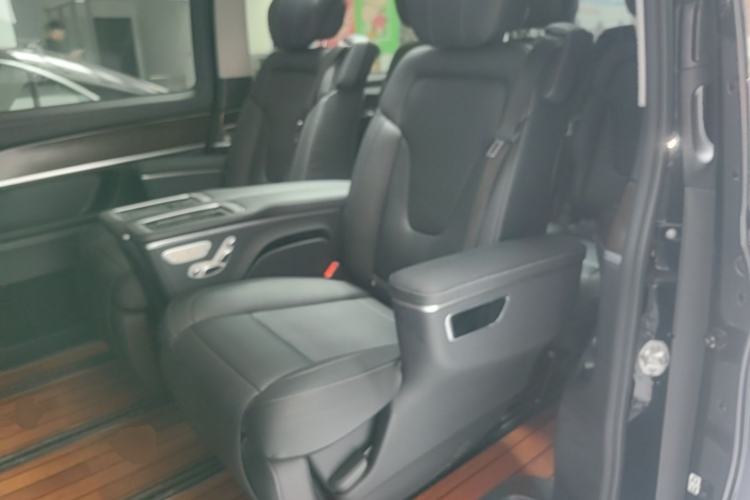 Used Mercedes-Benz V-Class 2020 V 260 Avantgarde Edition Left Rear Seat