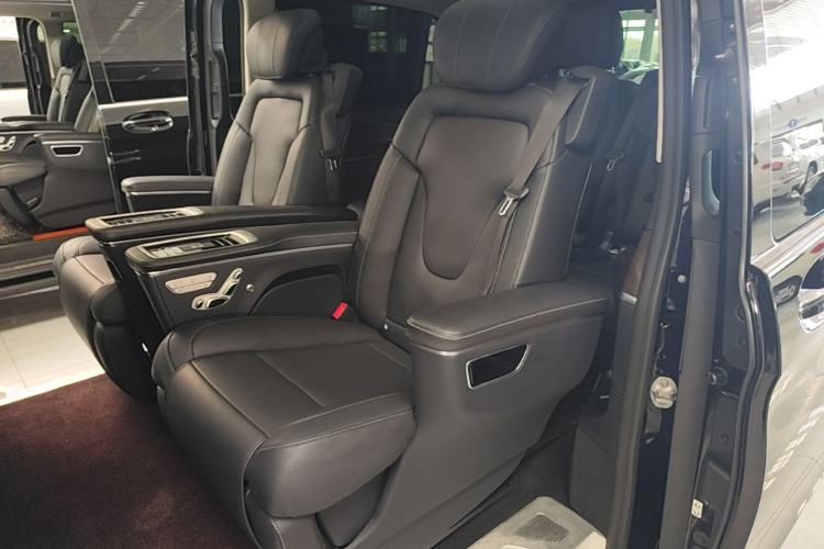 Used Mercedes-Benz V-Class 2020 V 260 Avantgarde Edition Left Rear Seat