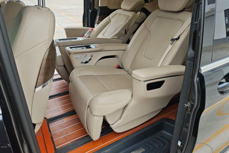 Used Mercedes-Benz V-Class 2020 V 260 L Long-wheelbase Luxury Edition Left Rear Seat