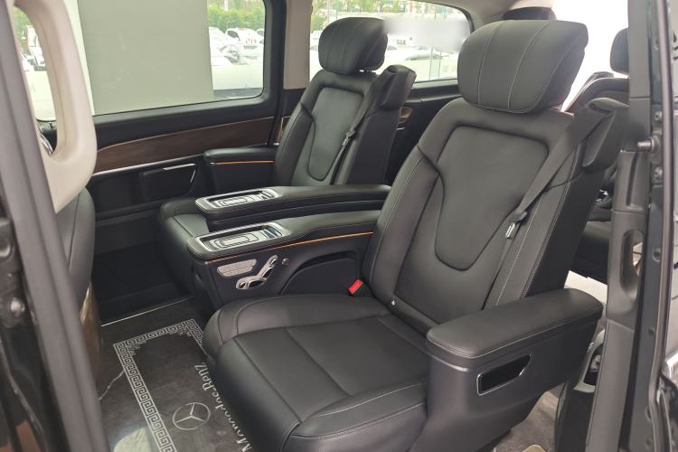 Used Mercedes-Benz V-Class 2020 V 260 L Long-wheelbase Luxury Edition Left Rear Seat