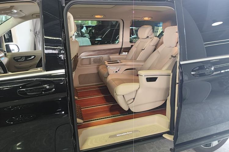 Used Mercedes-Benz V-Class 2020 V 260 Prestige Edition Left Rear Seat