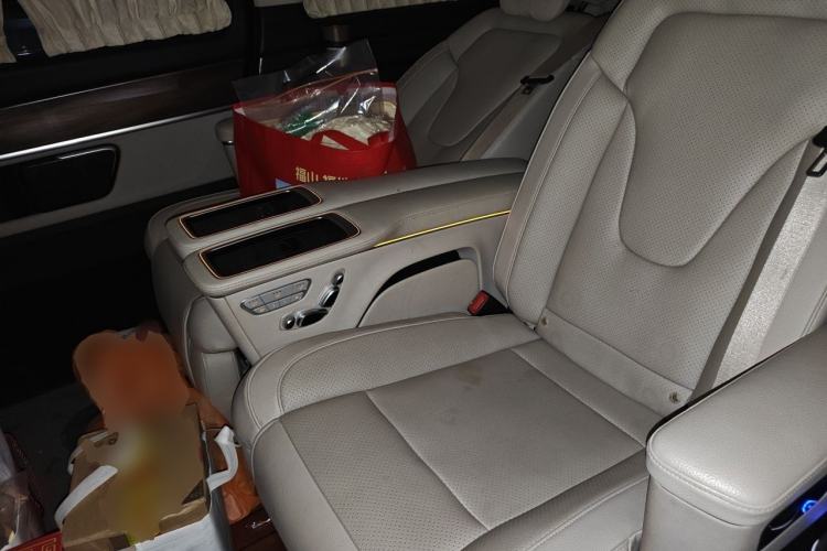 Used Mercedes-Benz V-Class 2020 V 260 L Long-wheelbase Luxury Edition Left Rear Seat