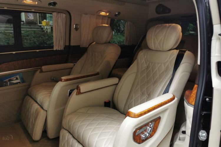 Used Mercedes-Benz V-Class 2020 V 260 L Long-wheelbase Luxury Edition Left Rear Seat