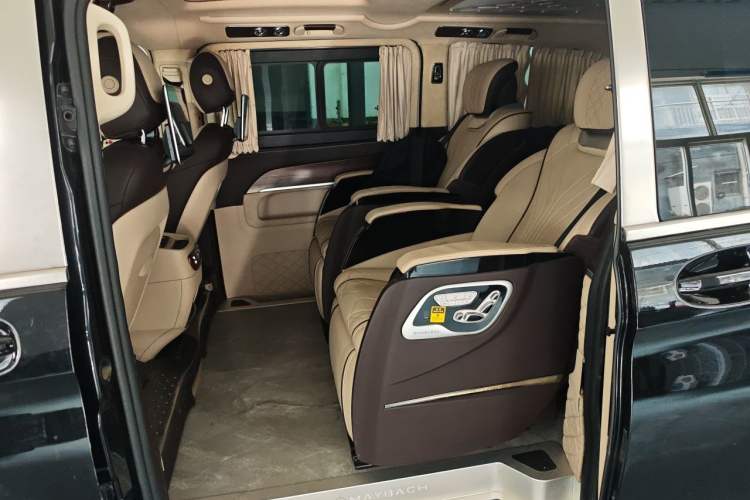 Used Mercedes-Benz V-Class 2020 V 260 Avantgarde Edition Left Rear Seat