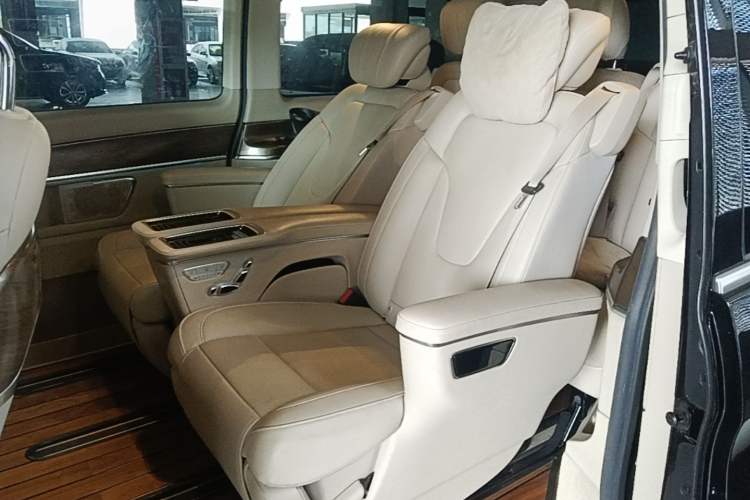 Used Mercedes-Benz V-Class 2020 V 260 Prestige Edition Left Rear Seat