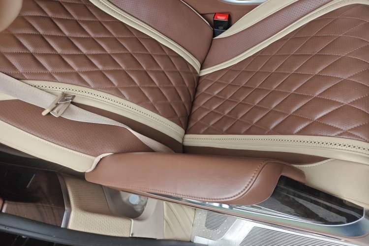 Used Mercedes-Benz V-Class 2020 V 260 Prestige Edition Left Rear Seat