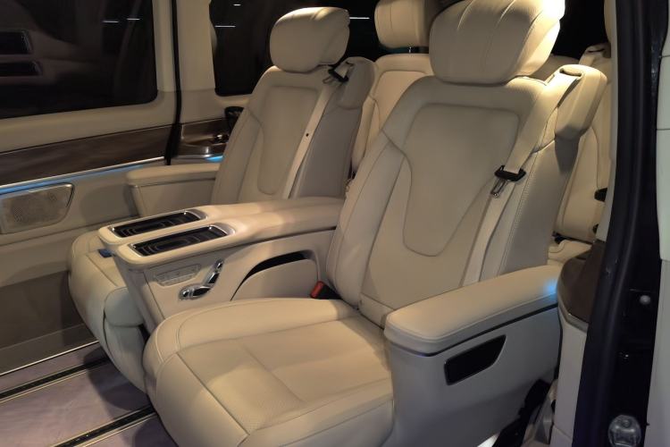 Used Mercedes-Benz V-Class 2020 V 260 L Long-wheelbase Luxury Edition Left Rear Seat