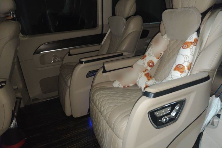 Used Mercedes-Benz V-Class 2020 V 260 Avantgarde Edition Left Rear Seat