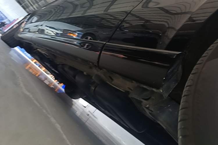 Used Mercedes-Benz V-Class 2020 V 260 L Long-wheelbase Luxury Edition Left Side Sill
