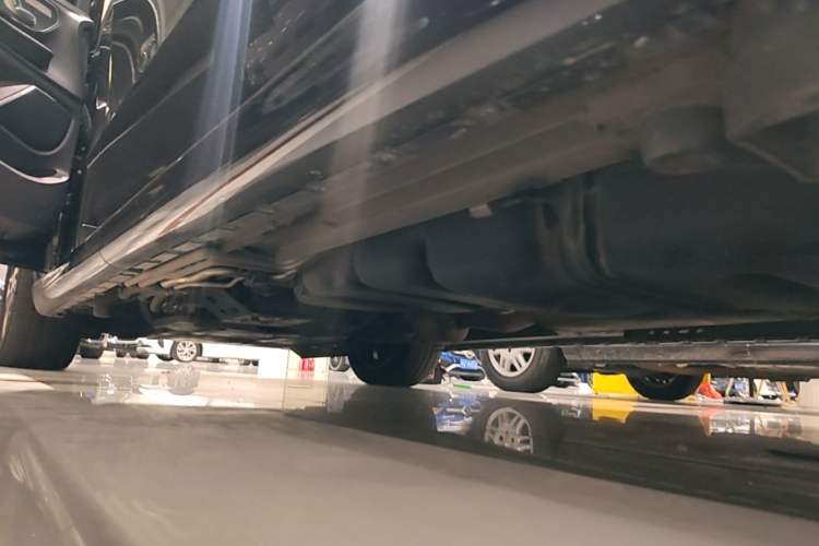 Used Mercedes-Benz V-Class 2020 V 260 Prestige Edition Left Side Sill
