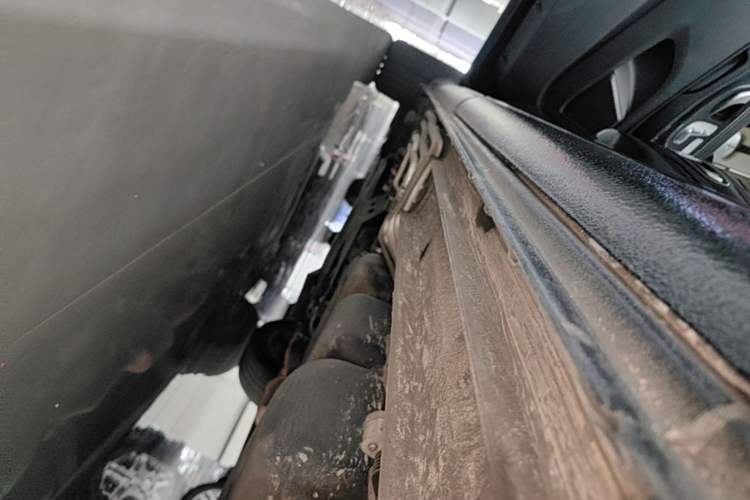 Used Mercedes-Benz V-Class 2020 V 260 Avantgarde Edition Left Side Sill