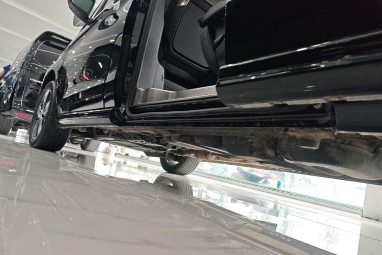 Used Mercedes-Benz V-Class 2020 V 260 L Long-wheelbase Luxury Edition Left Side Sill