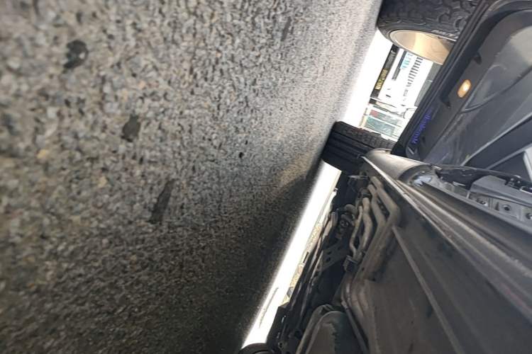 Used Mercedes-Benz V-Class 2020 V 260 Avantgarde Edition Left Side Sill