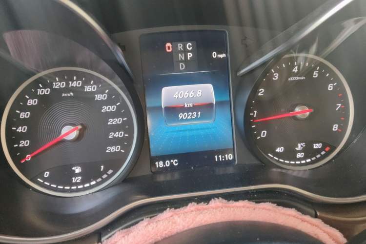 Used Mercedes-Benz V-Class 2020 V 260 Prestige Edition Odometer Close Up