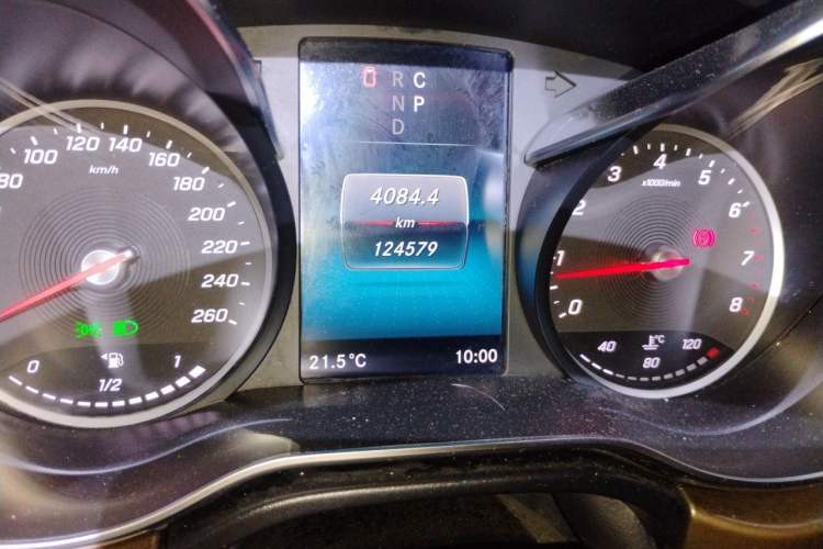 Used Mercedes-Benz V-Class 2020 V 260 L Long-wheelbase Luxury Edition Odometer Close Up
