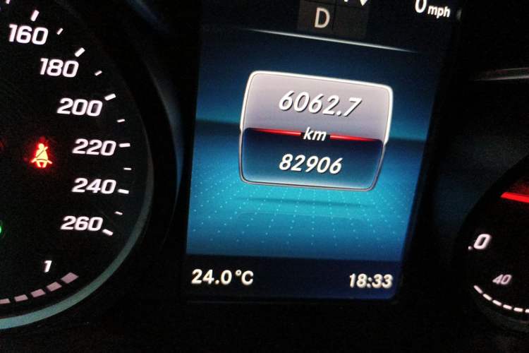 Used Mercedes-Benz V-Class 2020 V 260 Prestige Edition Odometer Close Up