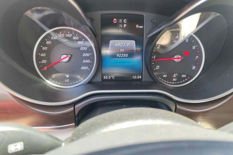 Used Mercedes-Benz V-Class 2020 V 260 Avantgarde Edition Odometer Close Up