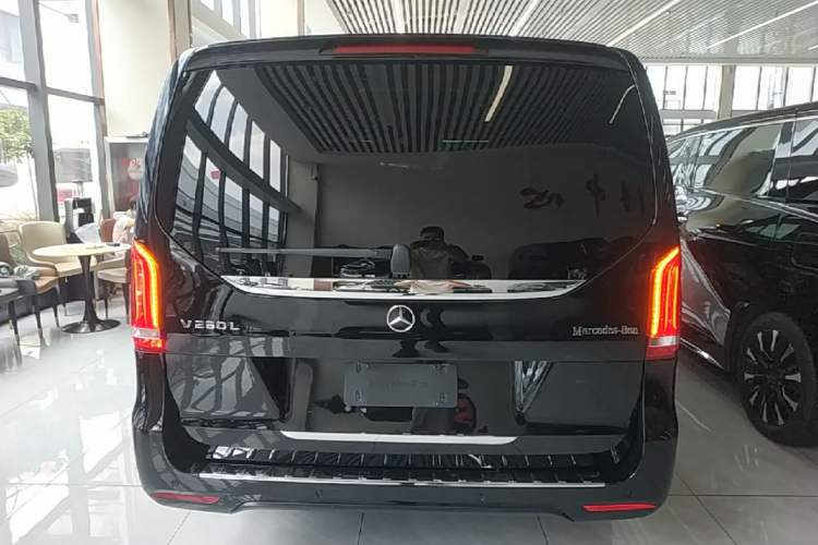 Used Mercedes-Benz V-Class 2020 V 260 L Long-wheelbase Luxury Edition Rear