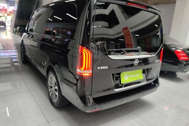 Used Mercedes-Benz V-Class 2020 V 260 Avantgarde Edition Rear Left 45 Deg