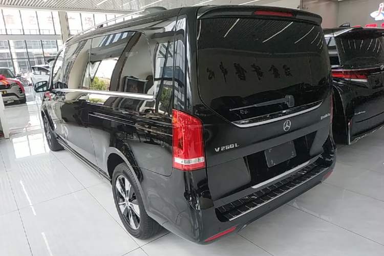 Used Mercedes-Benz V-Class 2020 V 260 L Long-wheelbase Luxury Edition Rear Left 45 Deg