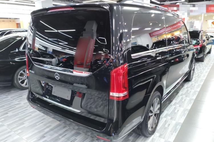 Used Mercedes-Benz V-Class 2020 V 260 Avantgarde Edition Rear Right 45 Deg