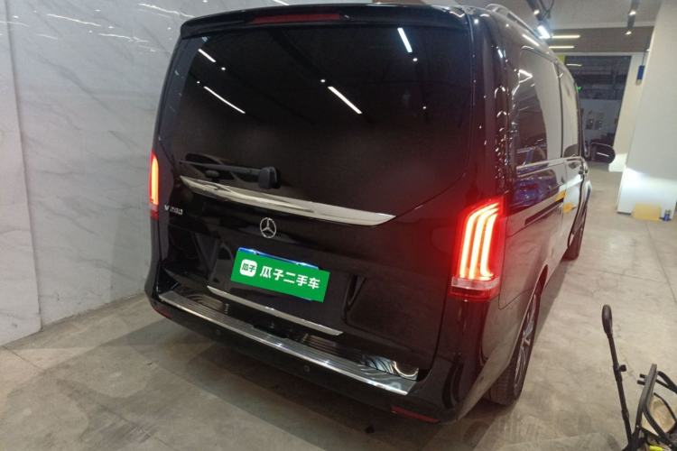 Used Mercedes-Benz V-Class 2020 V 260 Avantgarde Edition Rear Right 45 Deg