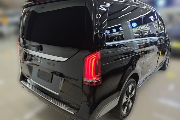 Used Mercedes-Benz V-Class 2020 V 260 Prestige Edition Rear Right 45 Deg