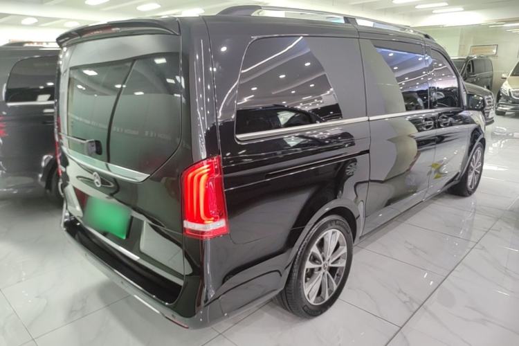 Used Mercedes-Benz V-Class 2020 V 260 Avantgarde Edition Rear Right 45 Deg