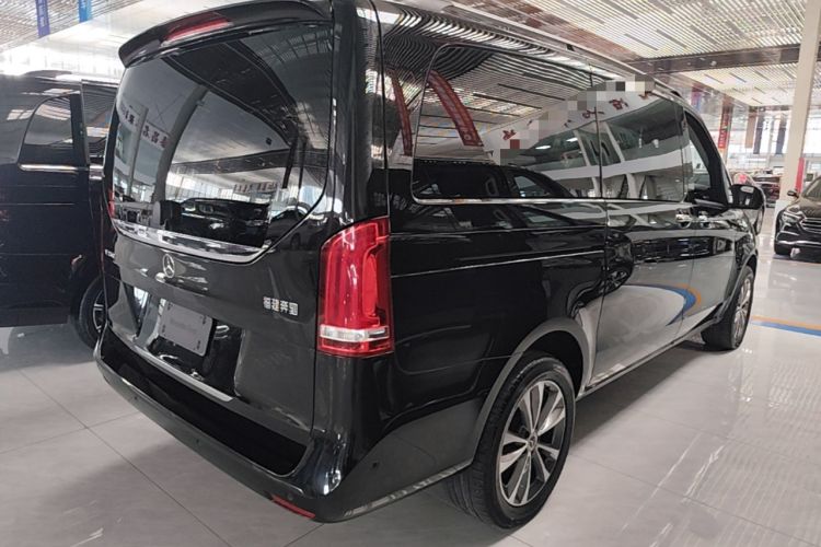 Used Mercedes-Benz V-Class 2020 V 260 Avantgarde Edition Rear Right 45 Deg