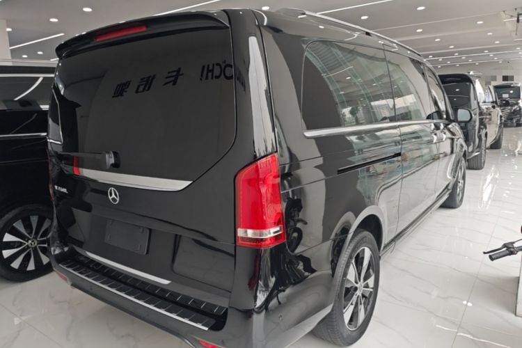 Used Mercedes-Benz V-Class 2020 V 260 L Long-wheelbase Luxury Edition Rear Right 45 Deg