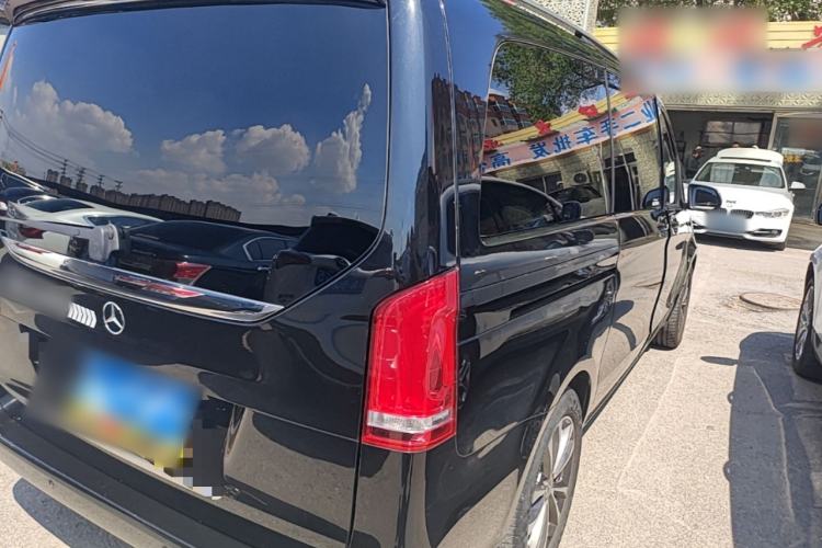 Used Mercedes-Benz V-Class 2020 V 260 Avantgarde Edition Rear Right 45 Deg