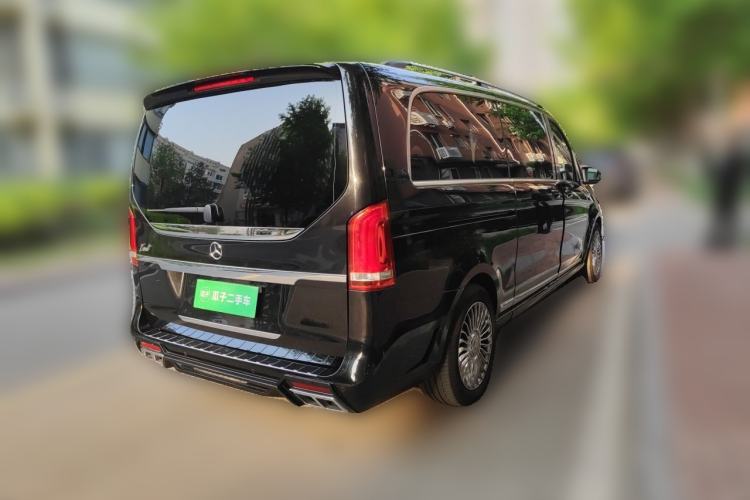 Used Mercedes-Benz V-Class 2020 V 260 L Long-wheelbase Luxury Edition Rear Right 45 Deg