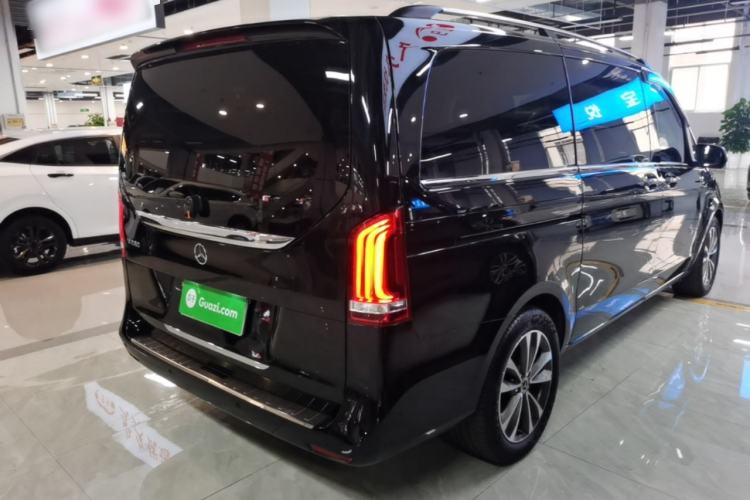 Used Mercedes-Benz V-Class 2020 V 260 Avantgarde Edition Rear Right 45 Deg