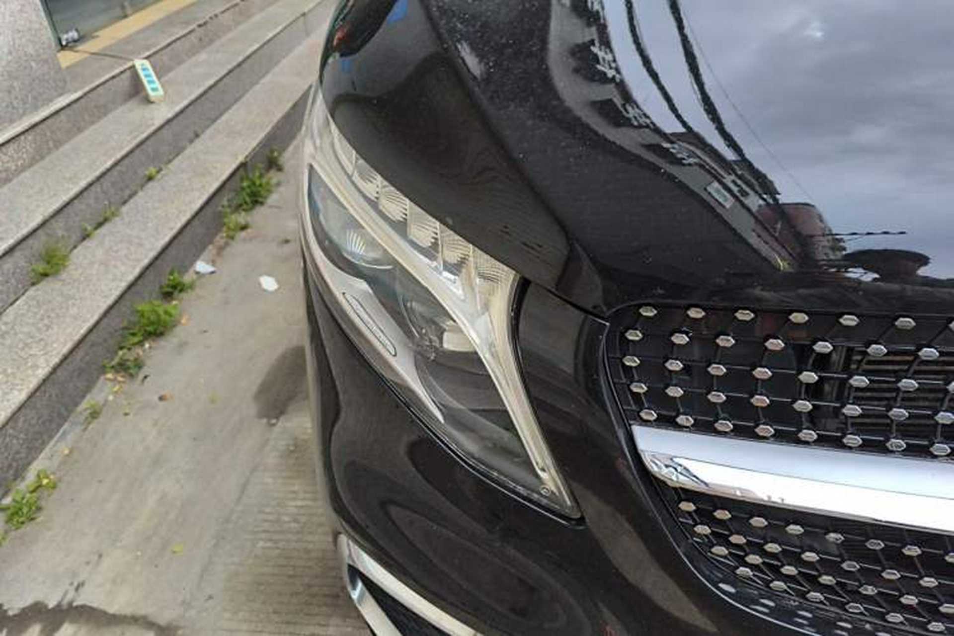 Used Mercedes-Benz V-Class 2020 V 260 Avantgarde Edition Right Front Headlight