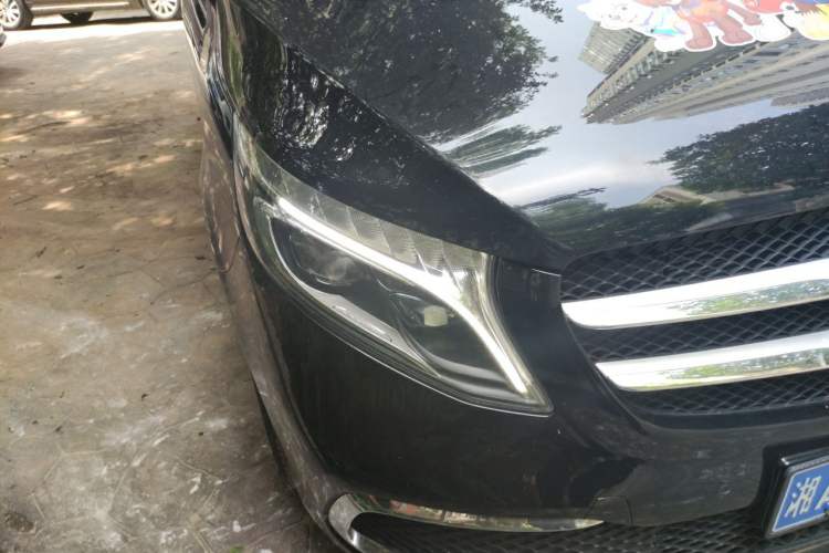 Used Mercedes-Benz V-Class 2020 V 260 Prestige Edition Right Front Headlight