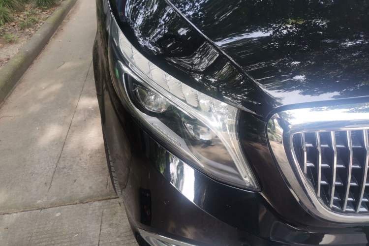 Used Mercedes-Benz V-Class  Right Front Headlight
