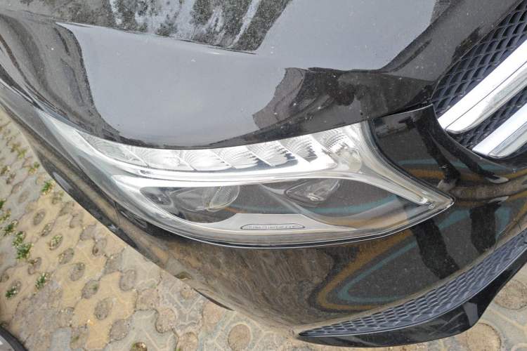 Used Mercedes-Benz V-Class 2020 V 260 Avantgarde Edition Right Front Headlight