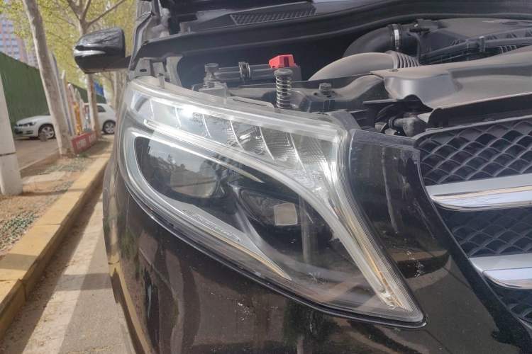 Used Mercedes-Benz V-Class 2020 V 260 Prestige Edition Right Front Headlight