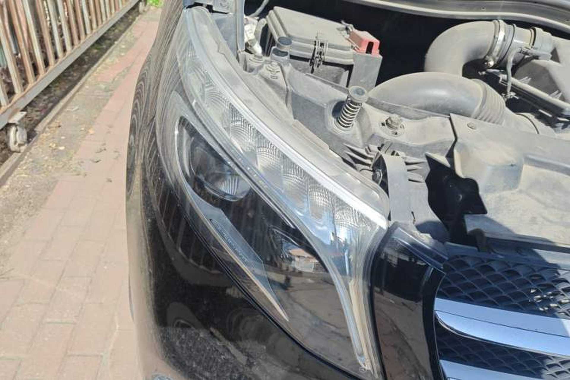 Used Mercedes-Benz V-Class 2020 V 260 Avantgarde Edition Right Front Headlight